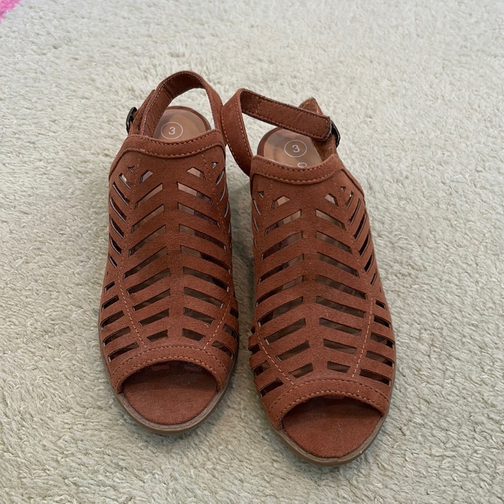 Kids sandals
